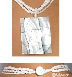 Necklaces With Shell And Glassbead
