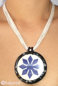 Necklaces With Resin