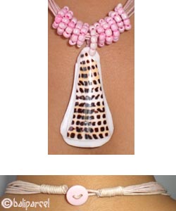 Necklaces With Shell And Glassbead
