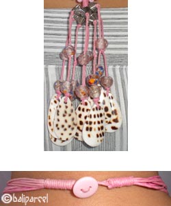 Necklaces With Shell And Glassbead