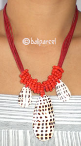 Necklaces With Shell And Glassbead