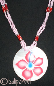 Necklaces With Shell And Glassbead