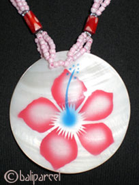 Necklaces With Shell And Glassbead
