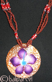 Necklaces With Shell And Glassbead