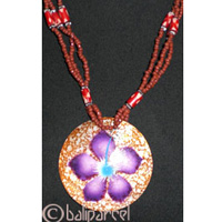 Necklaces With Shell And Glassbead