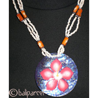 Necklaces With Shell And Glassbead
