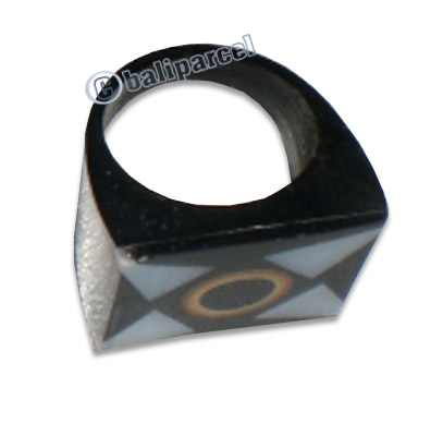 Ring, Handmade From Resin Inlaid With Sea Shell And Bamboo 