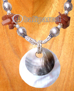 Necklaces, Handmade From Shell, Resin And Glassbead