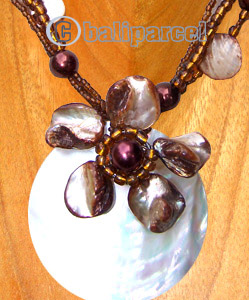Necklaces, Handmade From Glassbead And Shell.