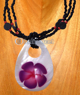 Necklaces, Handmade From Glassbead And Shell With Airbrushed.