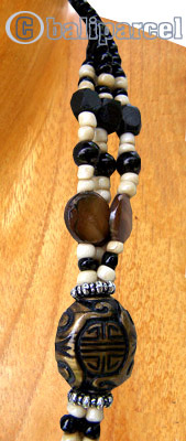 Necklaces, Handmade From Shell, Resin, And Glassbead.