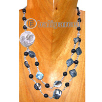 Necklaces, Handmade From Glassbead And Shell.