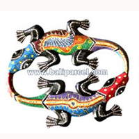Double Geckos Dot Art Wall Plaque, Hand Carved From Albesia Wood.