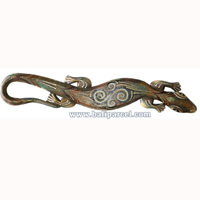 Singel Gecko Dot Art Wall Plaque, Handcarved From Albesia Wood