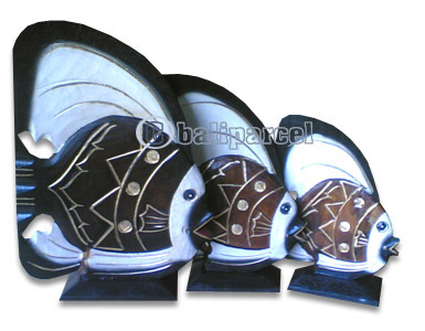 Tropical Fish Set Of 3 With Stand, Handcarved From Albesia Wood