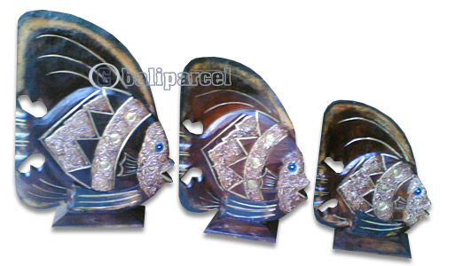 Tropical Fish Set Of 3 With Stand, Handcarved From Albesia Wood