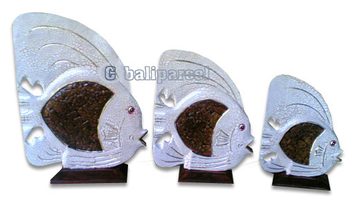 Tropical Fish Set Of 3 With Stand, Handcarved From Albesia Wood