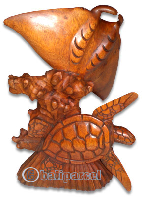 Wooden Manta Ray With Turtle, Handcarved From Suar Wood