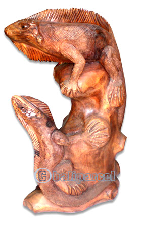 Wooden Two Iguana, Hand Carved From Suar Wood