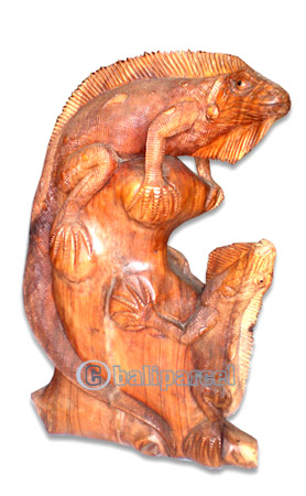 Wooden Two Iguana, Hand Carved From Suar Wood