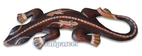 Singel Gecko Wall Plaque, Handcarved From Albesia Wood  