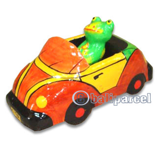 Wooden Miniatur Car With Frog, Handcarved From Albesia Wood
