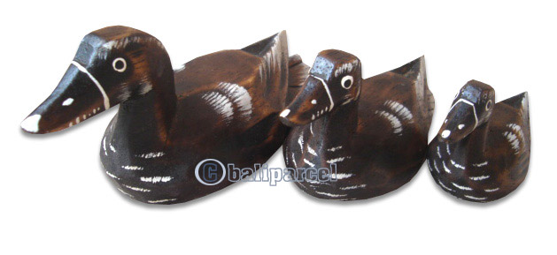 Wooden Duck Set Of 3, Hand Carved From Albesia Wood