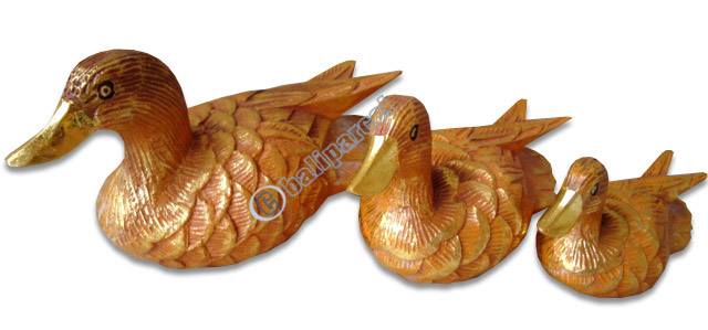 Wooden Duck Set Of 3, Hand Carved From Albesia Wood