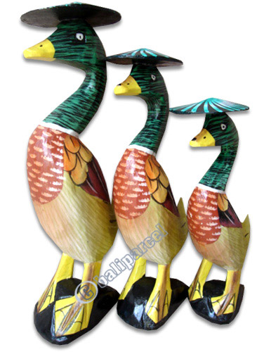 Wooden Duck Set Of 3, Hand Carved From Albesia Wood