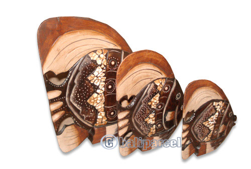 Wooden Tropical Fish Set Of 3 With Painted, Handcarved From Albesia Wood 