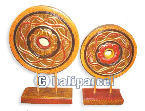 Wooden Stand Medallion Set Of  3, Hand Carved From Albesia Wood