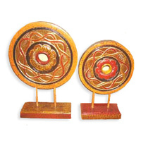 Wooden Stand Medallion Set Of  3, Hand Carved From Albesia Wood