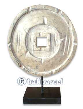 Wooden Stand Medallion Set Of  3, Hand Carved From Albesia Wood