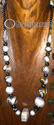 Necklace Wooden With Glass Beads