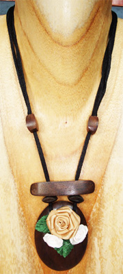Wooden Necklace Inlaid With Nice Flower