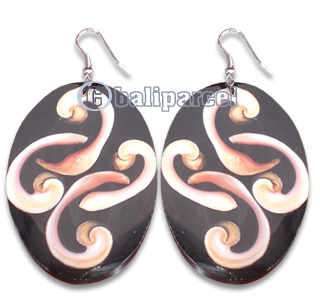 Earring From Resin With Shell
