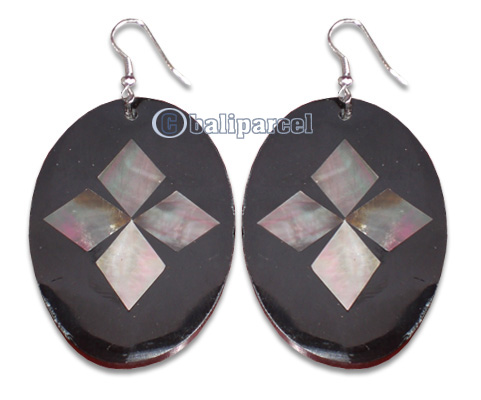 Earring From Resin With Shell