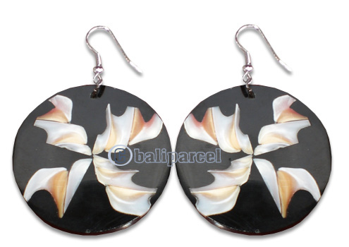 Earring From Resin With Shell