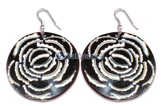 Earring From Resin With Shell