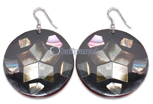 Earring From Resin With Shell