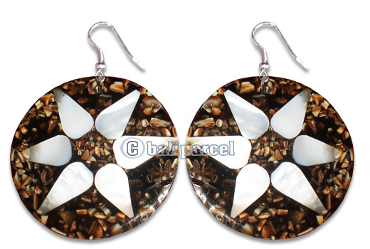 Earring From Resin With Shell