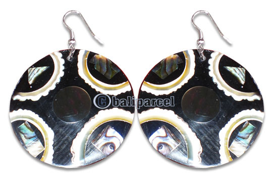 Earring From Resin With Shell