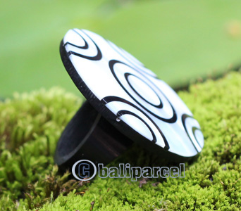 Ring, Made From Resin With Shell