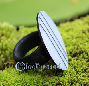 Ring, Made From Resin With Shell