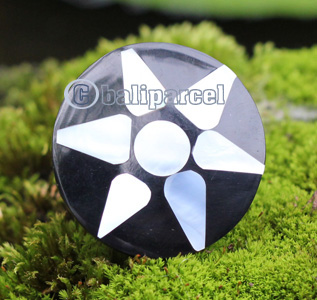 Ring, Made From Resin With Shell