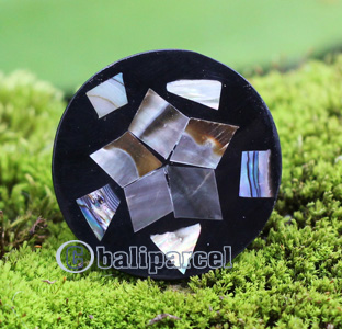 Ring, Made From Resin With Shell