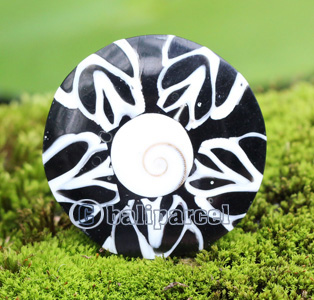 Ring, Made From Resin With Shell