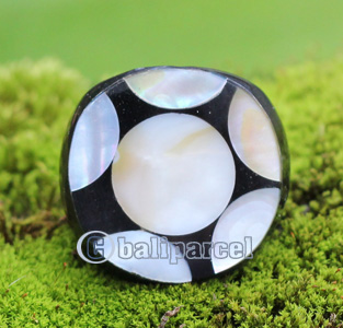 Ring, Made From Resin With Shell