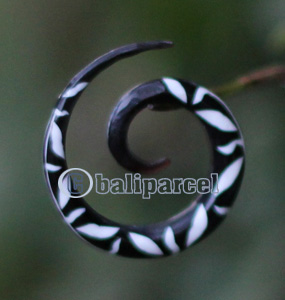 Pair Of Organic Body Piercing, Handmade With Horn
