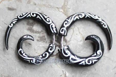 Pair Of Organic Body Piercing, Handmade With Horn